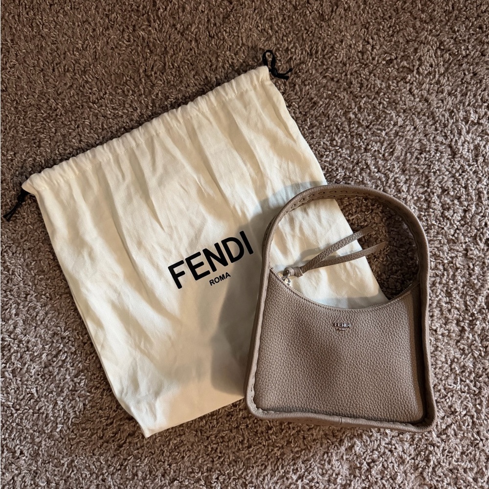 Fendi Mini Fendessence Cuoio Roma Selleri